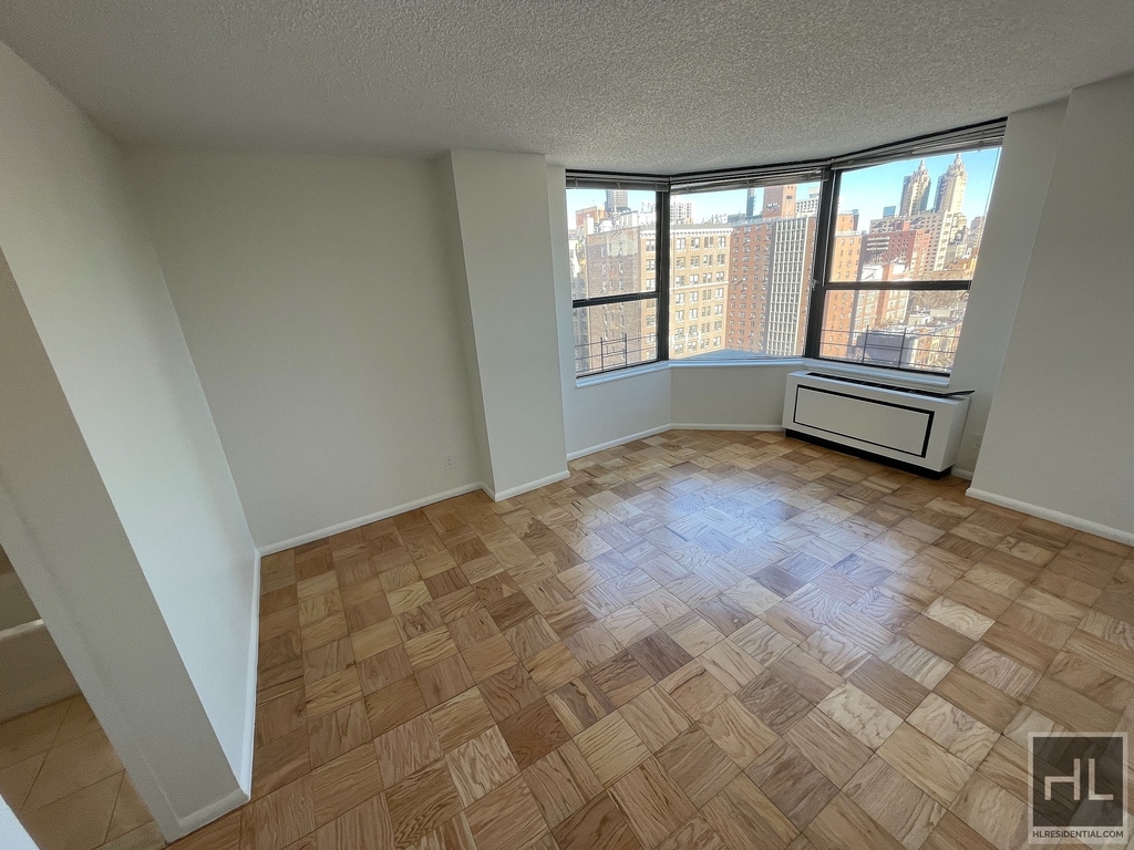 West 87th Street - Photo 1