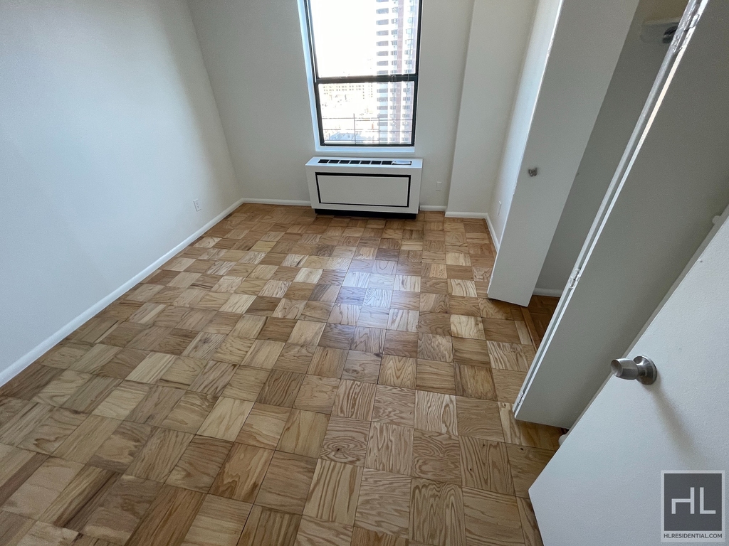 West 87th Street - Photo 2