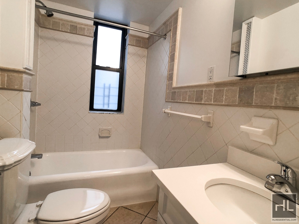 East 80th Street - Photo 3