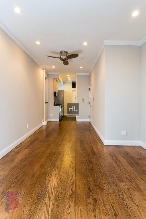 Tenth Avenue - Photo 1