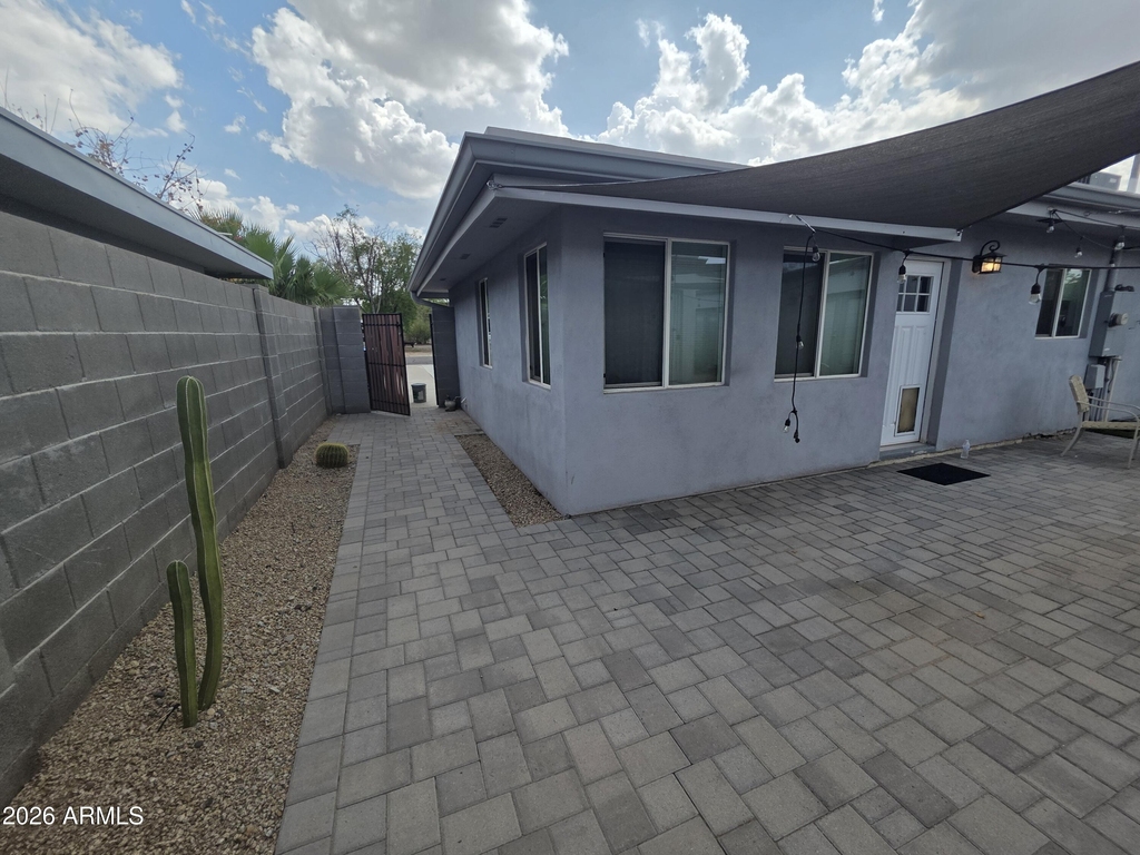 1812 E Whitton Avenue - Photo 3