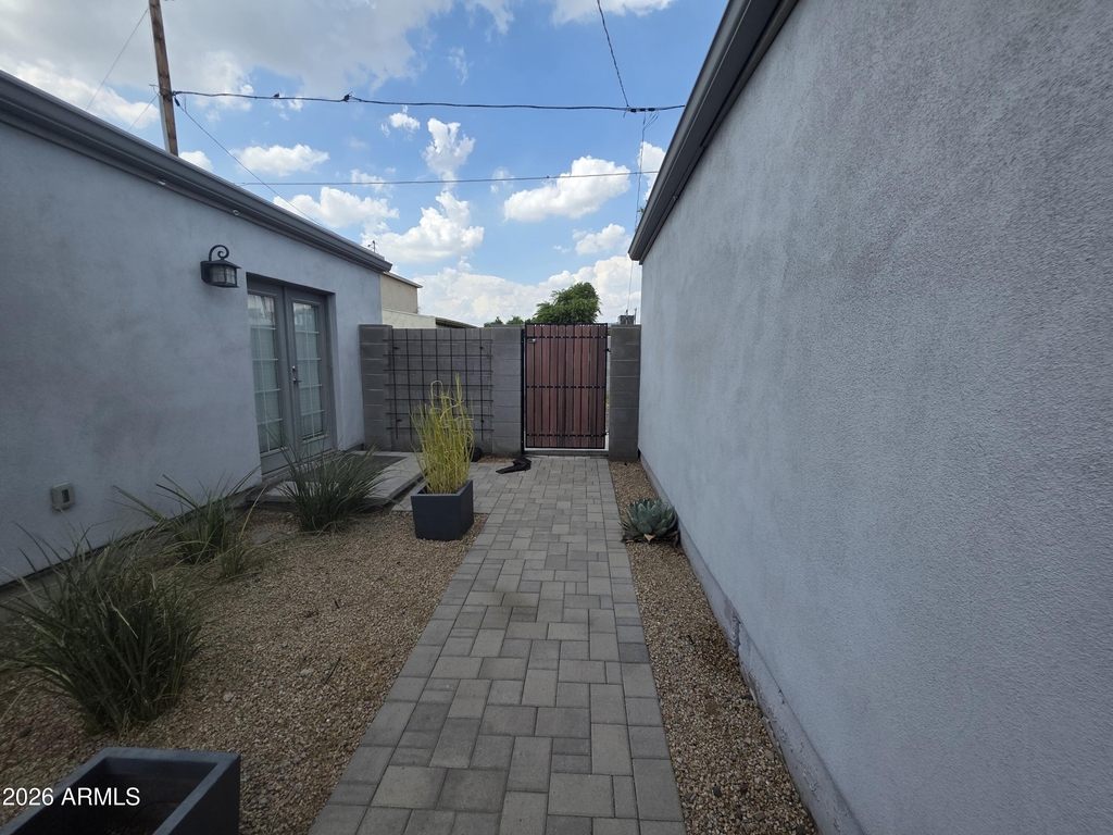 1812 E Whitton Avenue - Photo 38
