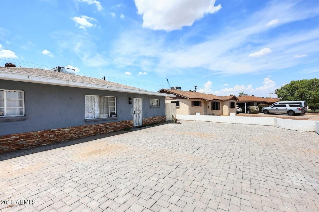 8806 N 30th Avenue - Photo 4