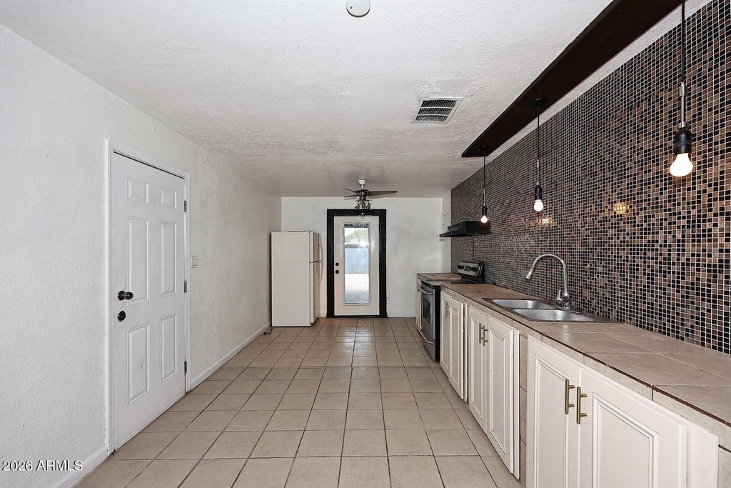 8806 N 30th Avenue - Photo 12