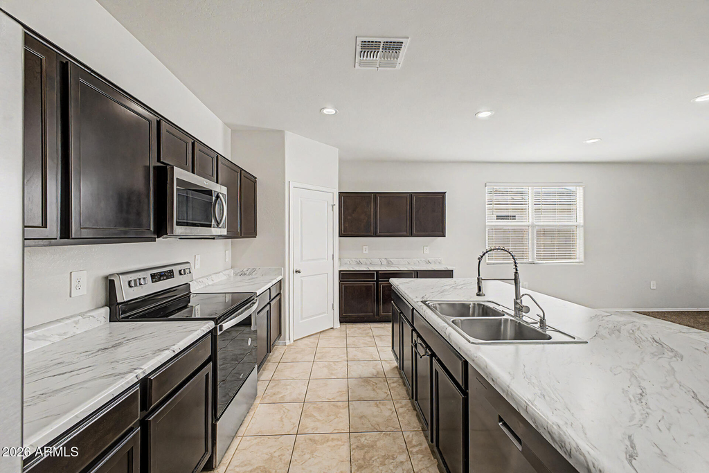 1302 W Raymond Avenue - Photo 11