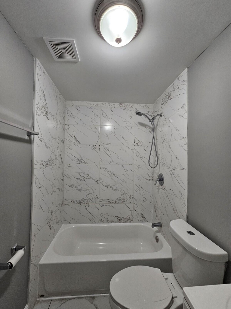 933 W 7th Street - Photo 11