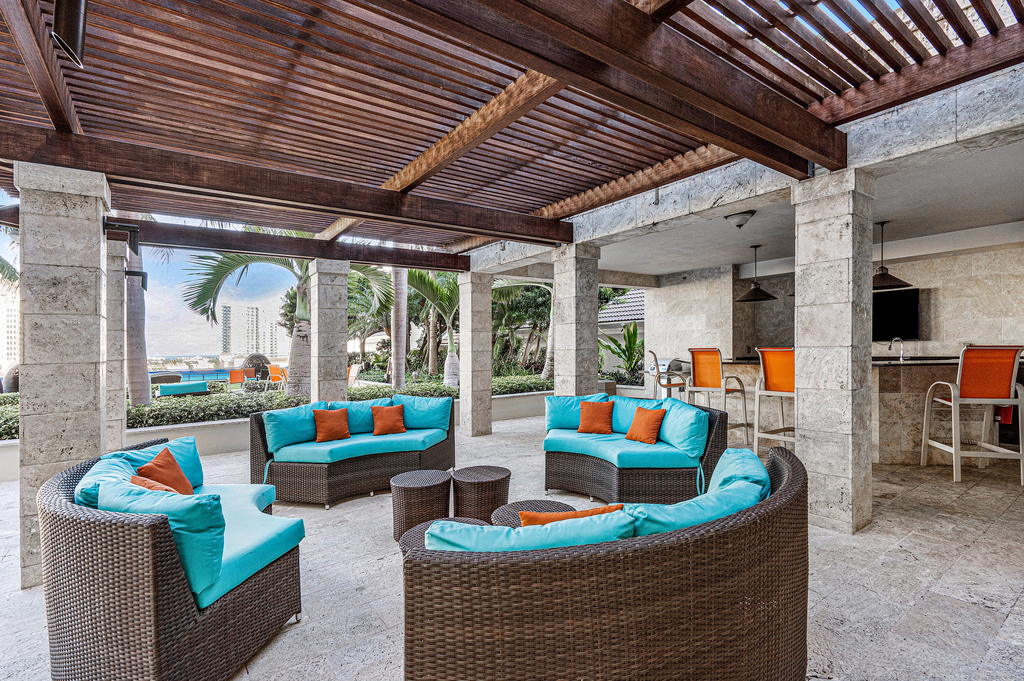 550 Okeechobee Boulevard - Photo 7