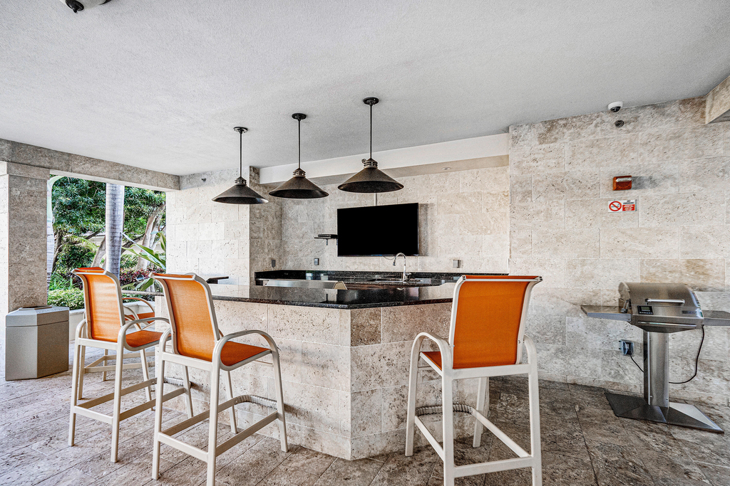 550 Okeechobee Boulevard - Photo 10