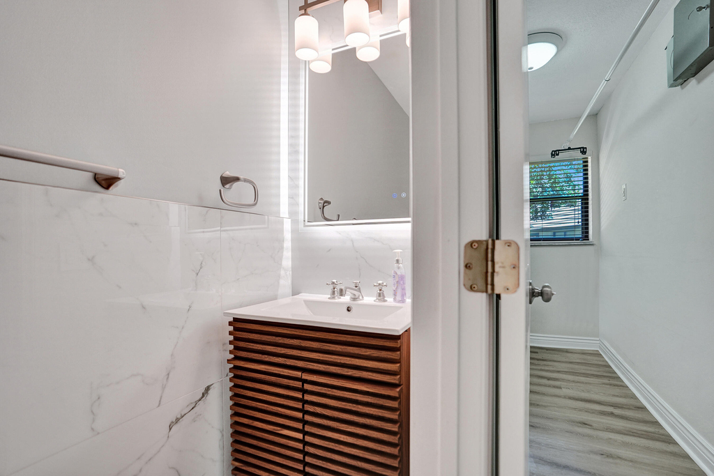 2281 Nw 36th Street - Photo 5