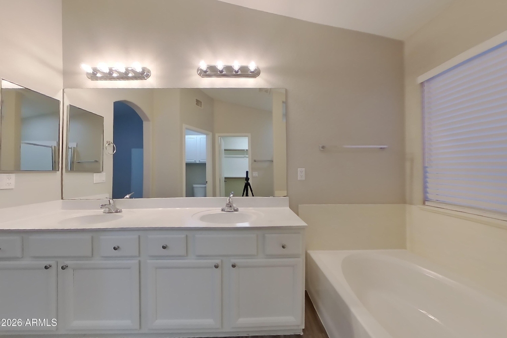 9215 W Sandra Terrace - Photo 10