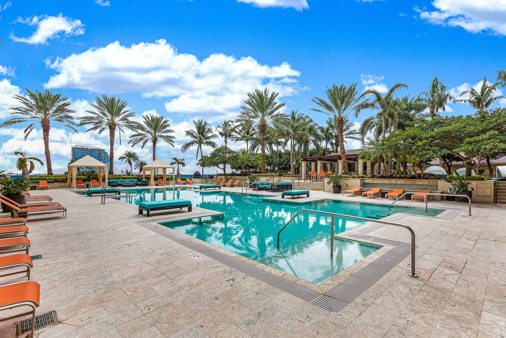 550 Okeechobee Boulevard - Photo 8