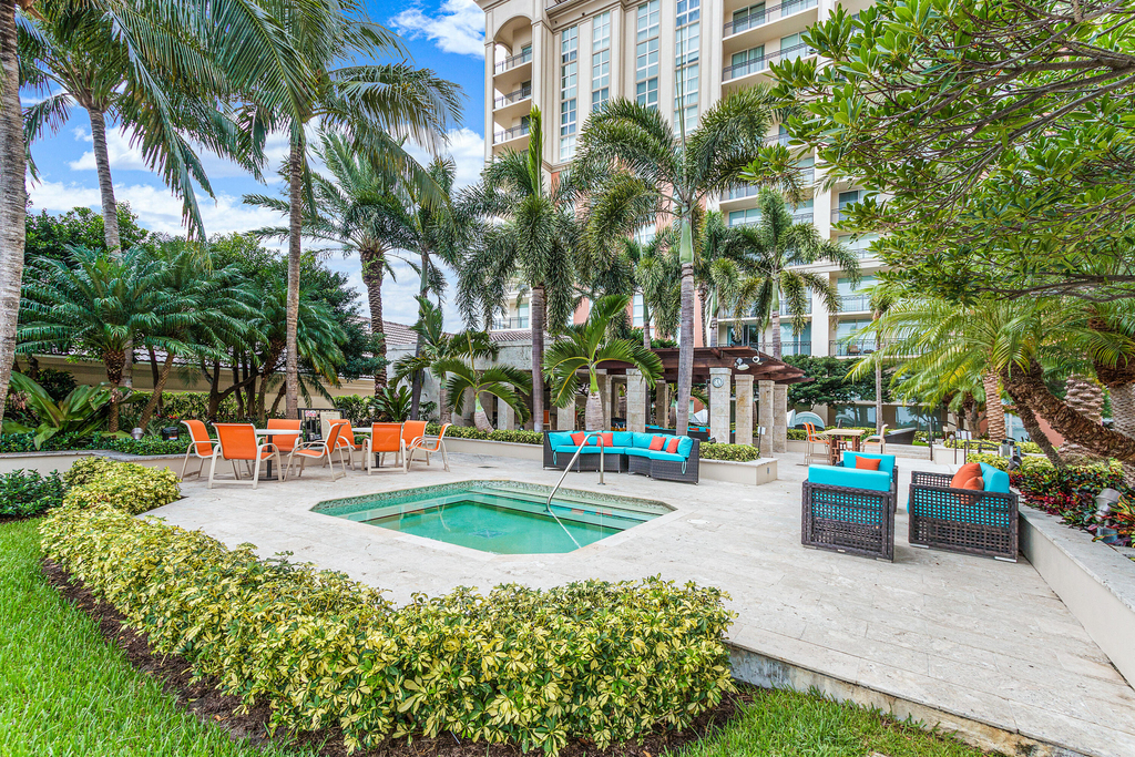 550 Okeechobee Boulevard - Photo 9