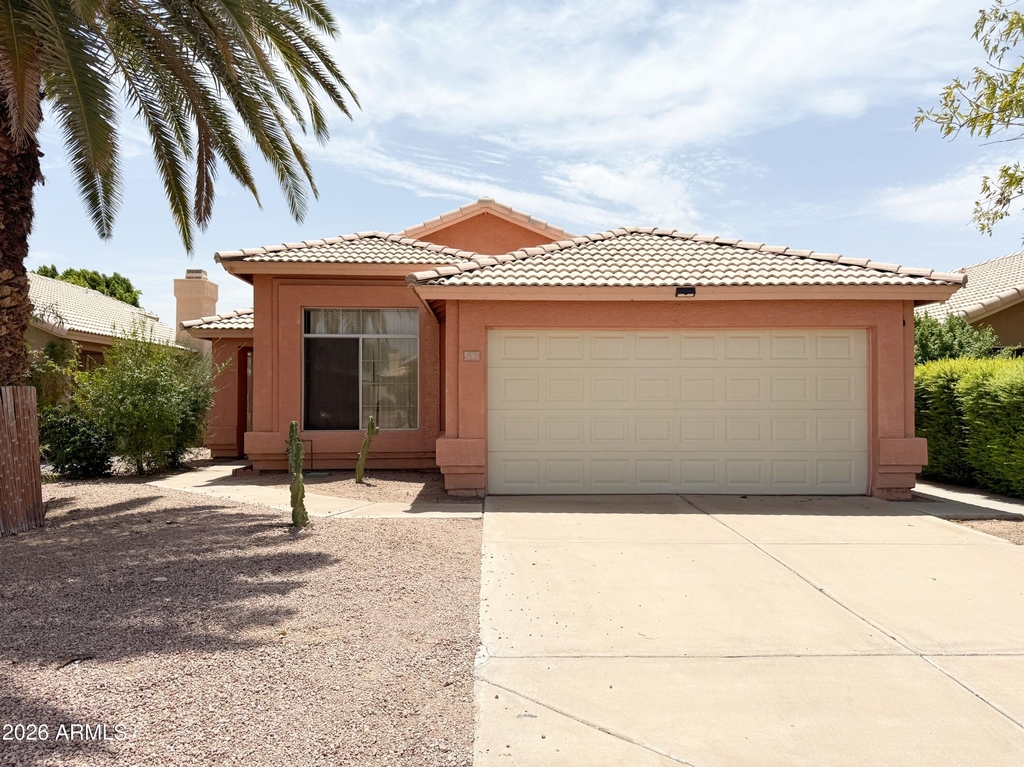 5061 W Glenview Place - Photo 0