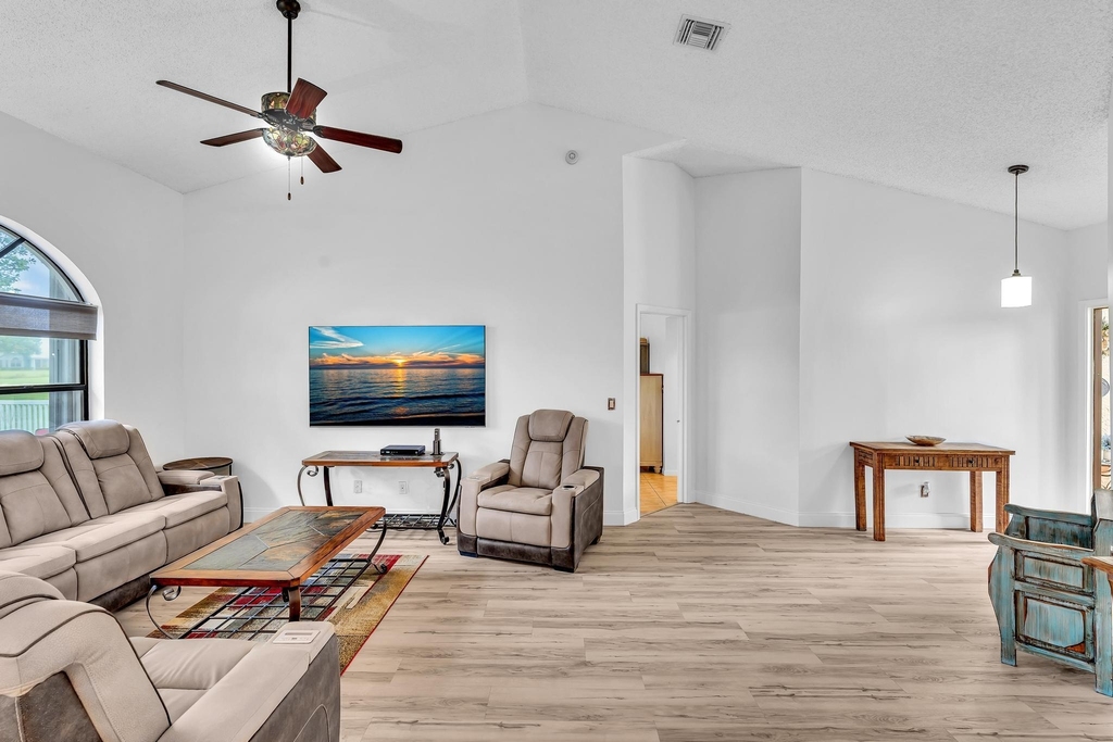 8099 Cassia Drive - Photo 4