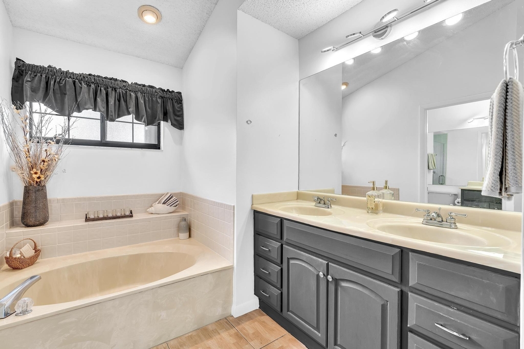 8099 Cassia Drive - Photo 22