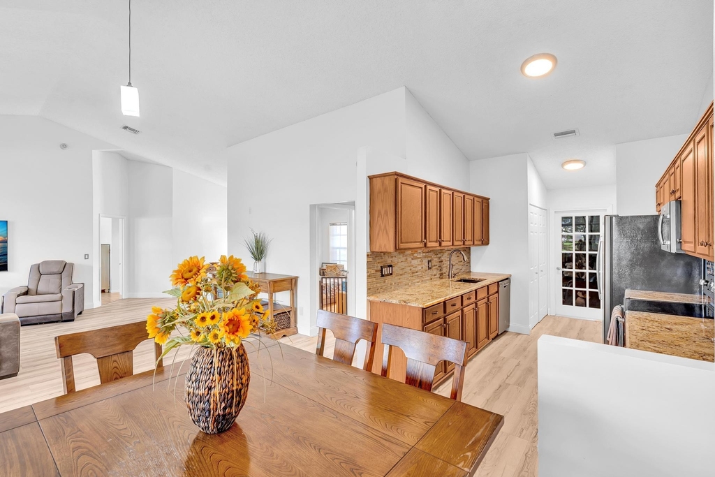 8099 Cassia Drive - Photo 6