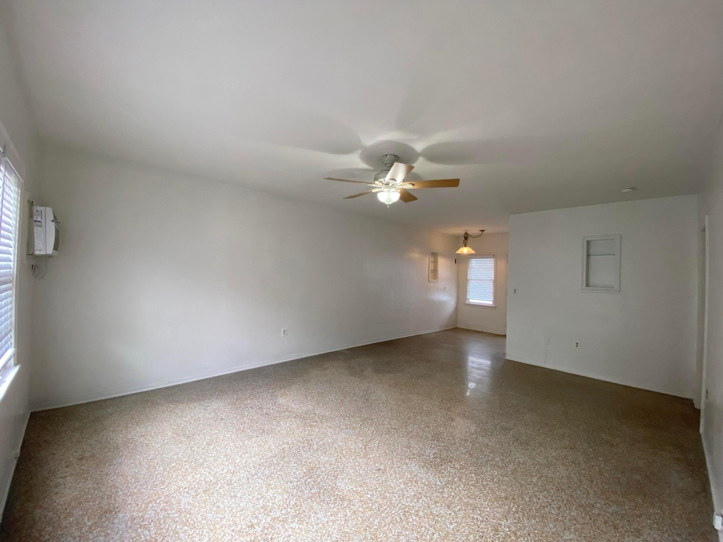 1020 Ne 3rd Street - Photo 4