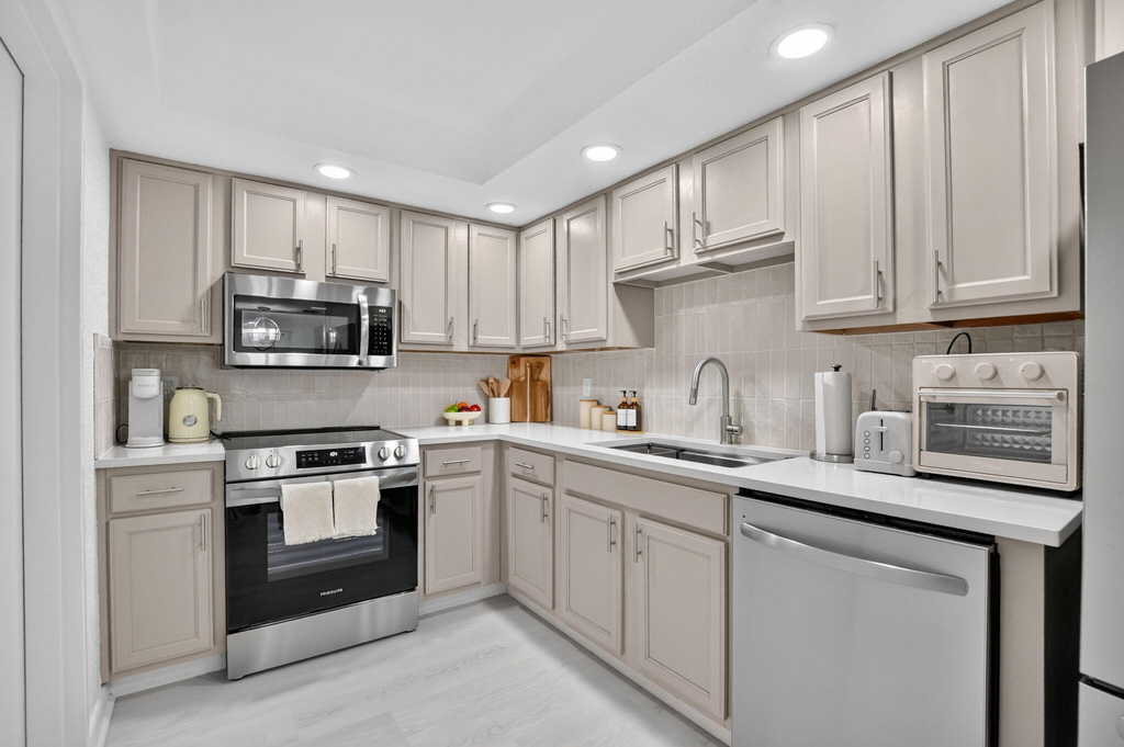 7835 Lakeside Boulevard - Photo 10