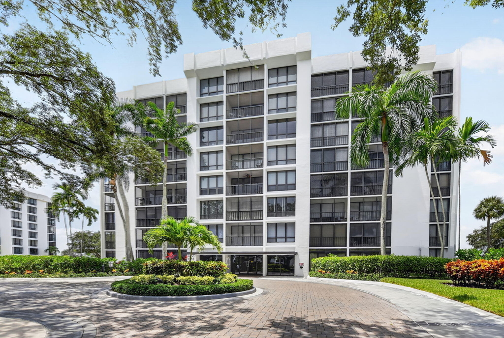 7835 Lakeside Boulevard - Photo 1