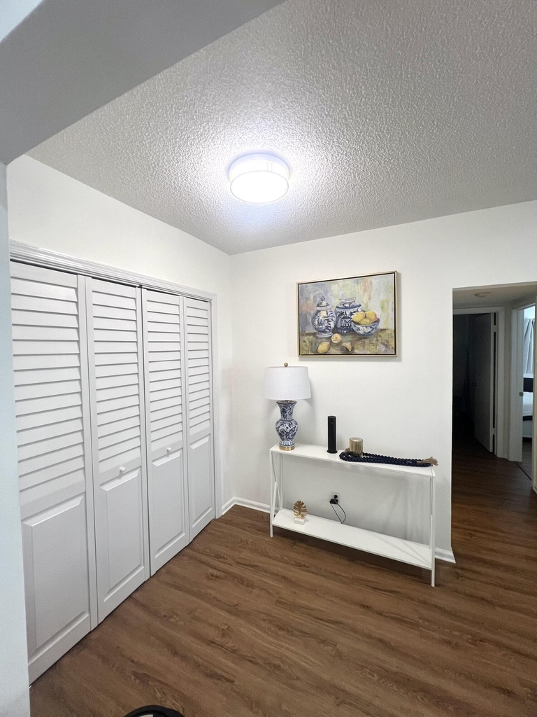 2261 Ne 67th Street - Photo 5