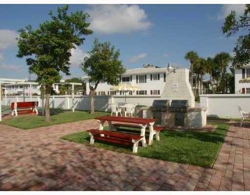 2261 Ne 67th Street - Photo 20
