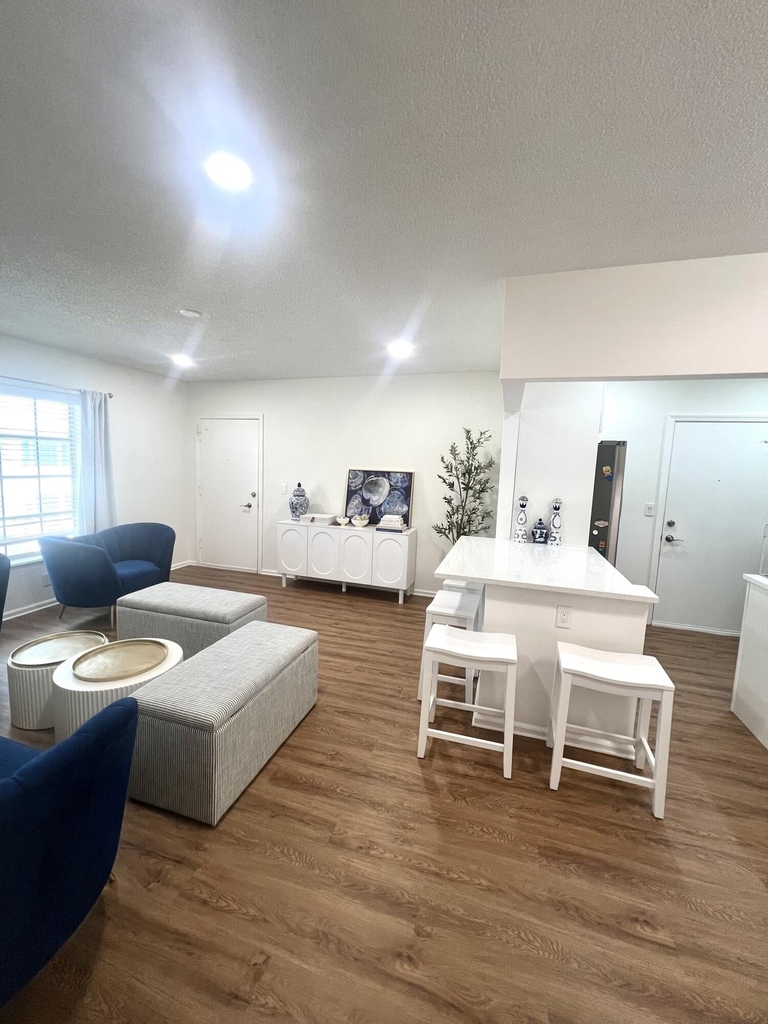 2261 Ne 67th Street - Photo 2