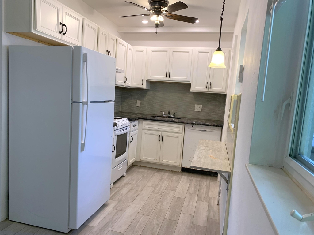 1500 Nw 5th Avenue - Photo 4