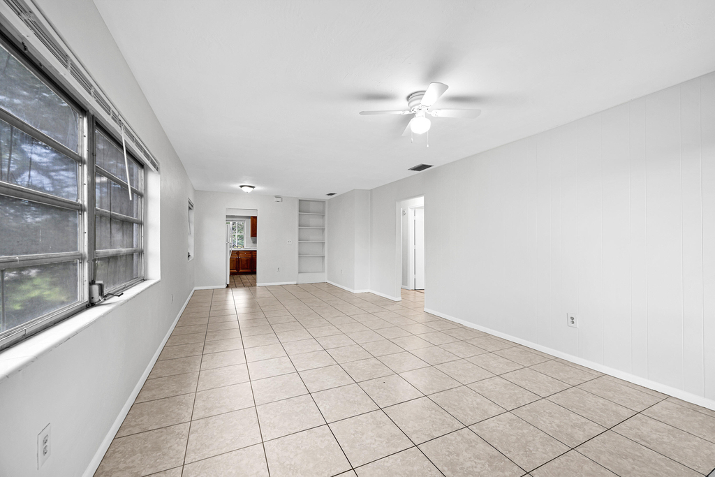 199 Sw 15th Street - Photo 1