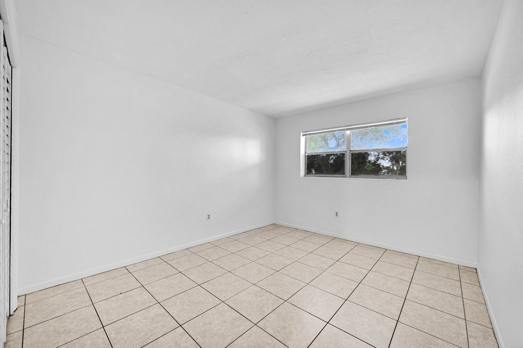 199 Sw 15th Street - Photo 15