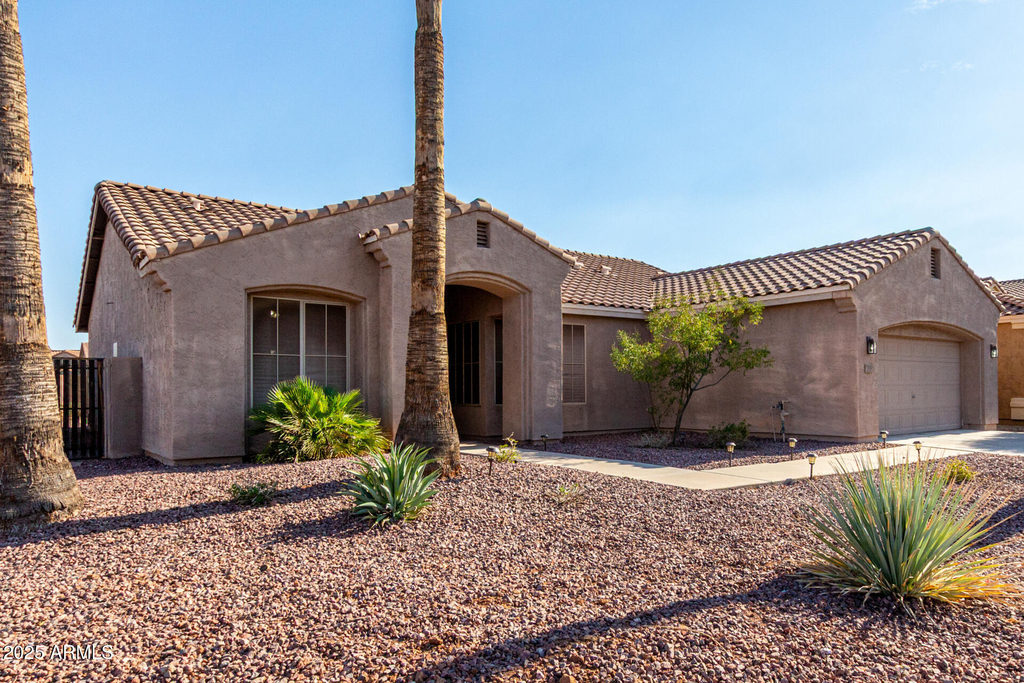 359 E Horseshoe Avenue - Photo 5