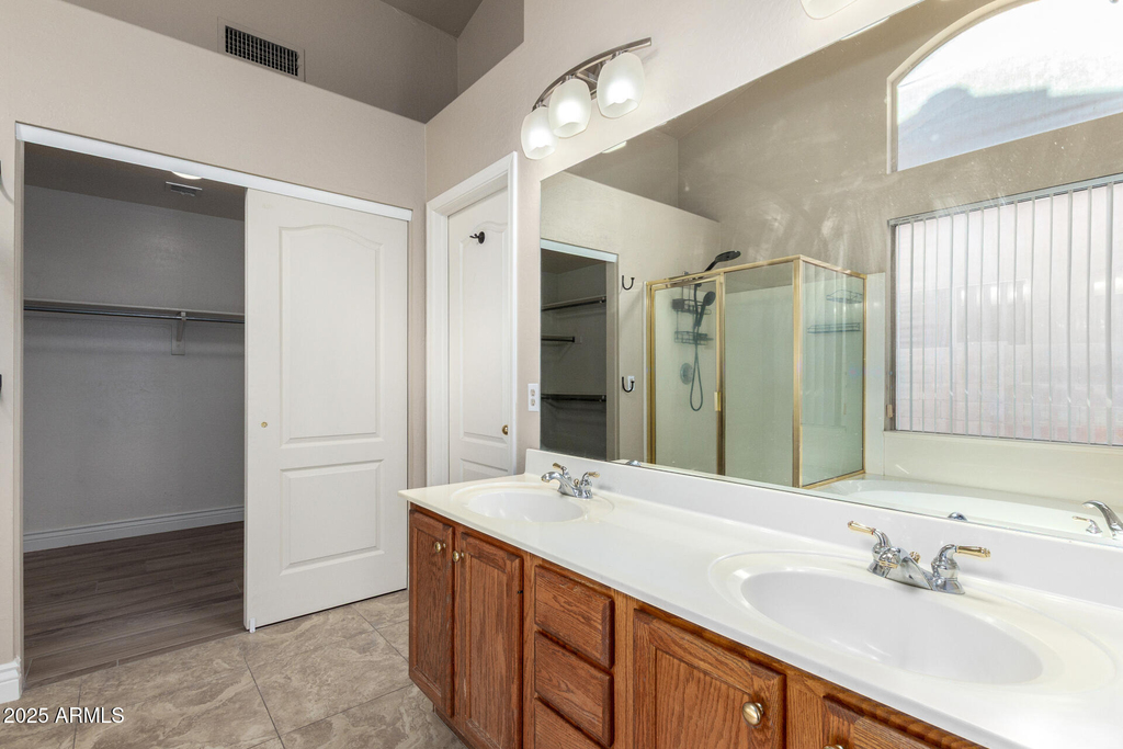 359 E Horseshoe Avenue - Photo 18