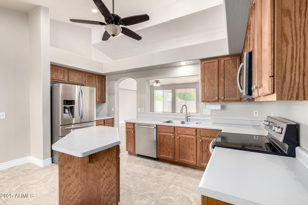 359 E Horseshoe Avenue - Photo 12