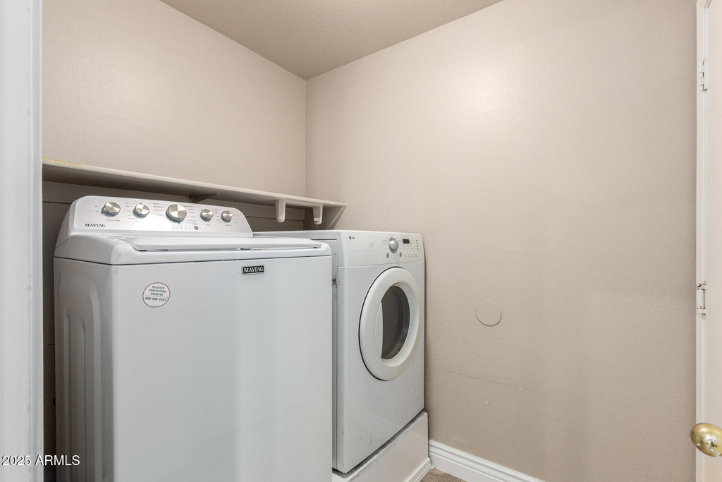 359 E Horseshoe Avenue - Photo 24