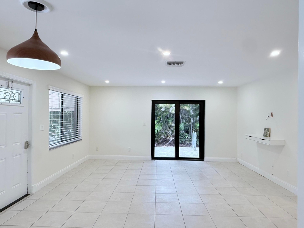 825 Dogwood Drive - Photo 4