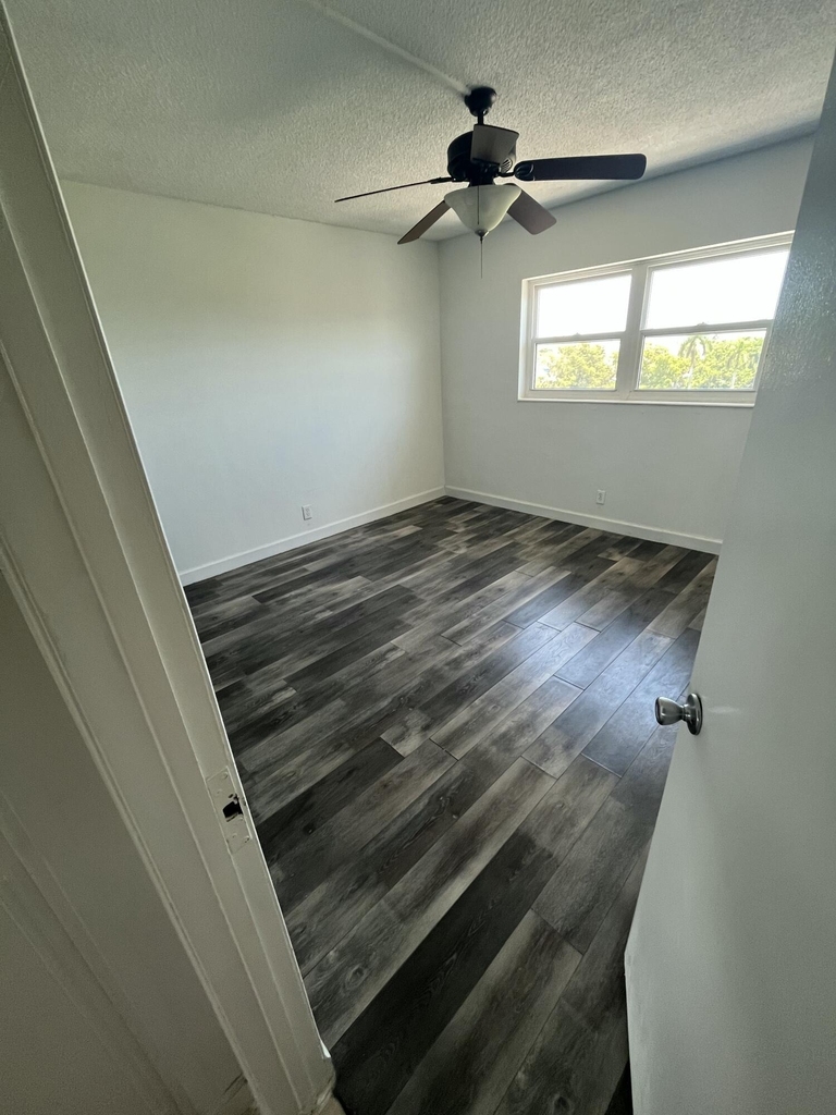 1425 Arthur Street - Photo 7