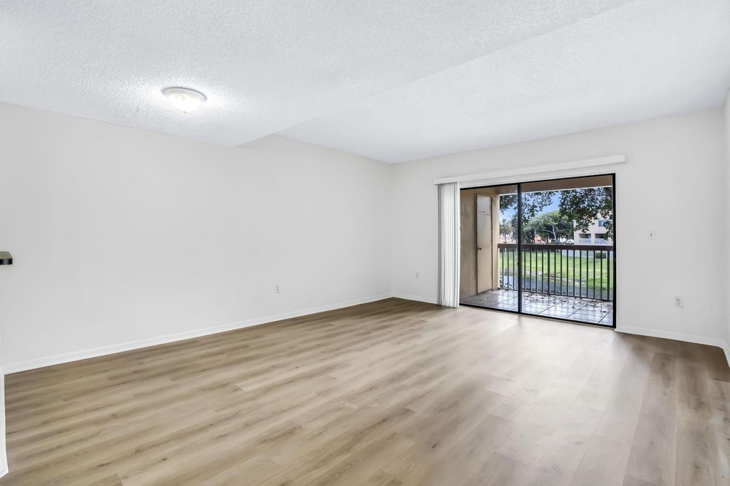 5200 Nw 31st Avenue - Photo 8