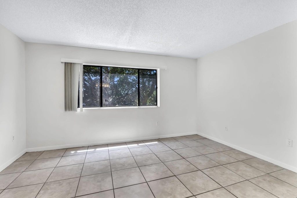 5200 Nw 31st Avenue - Photo 20