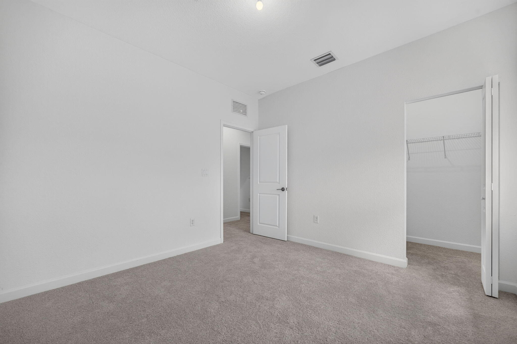 2444 Se 29th Drive - Photo 11