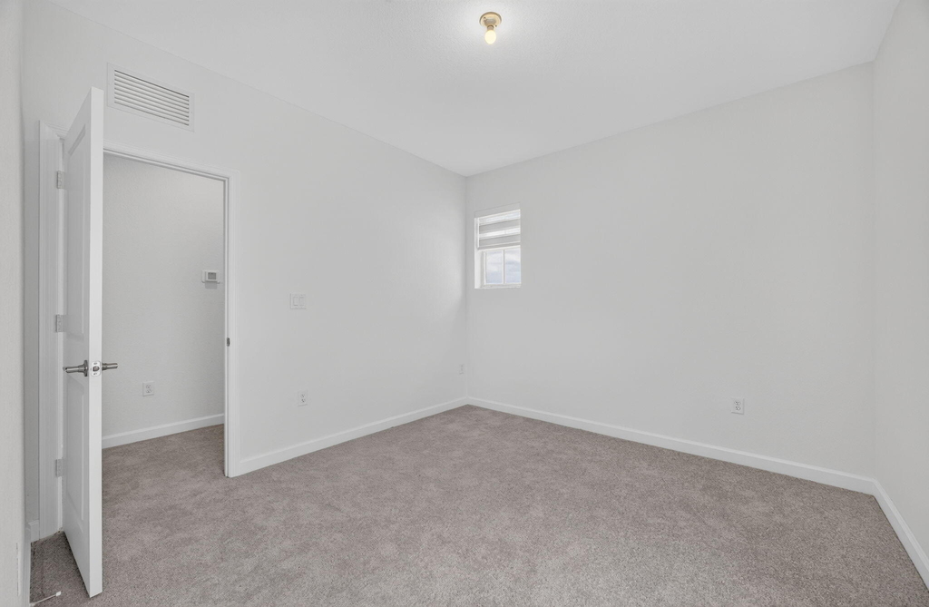 2444 Se 29th Drive - Photo 5