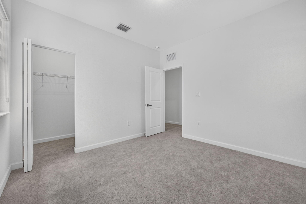 2444 Se 29th Drive - Photo 9