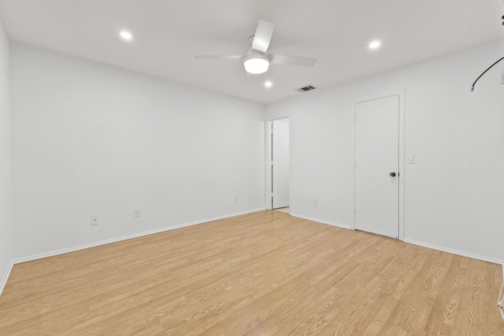1431 Se Berwick Court - Photo 10