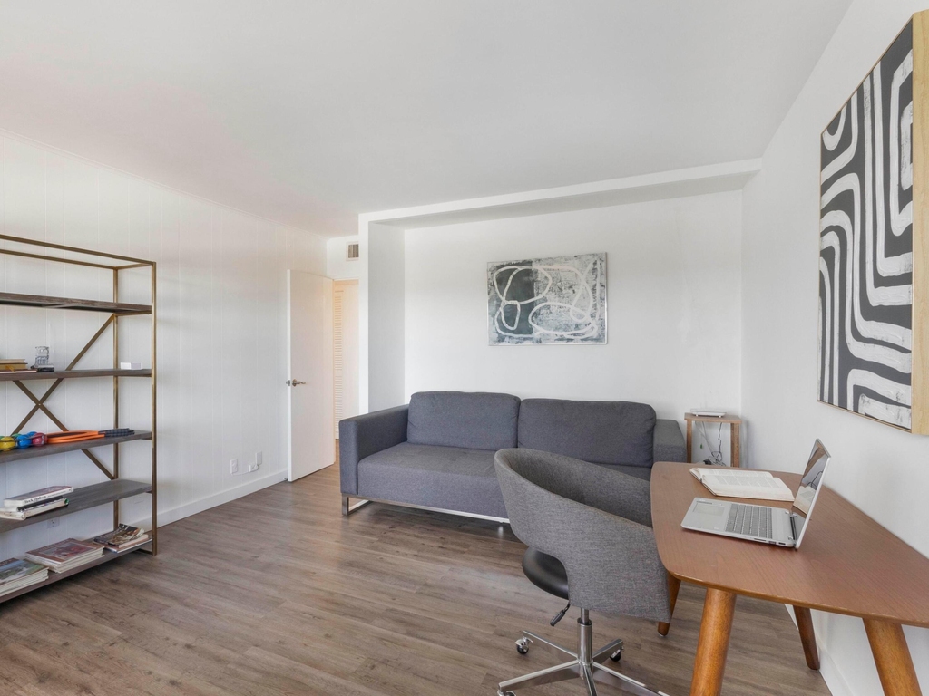 111 N Pompano Beach Boulevard - Photo 7