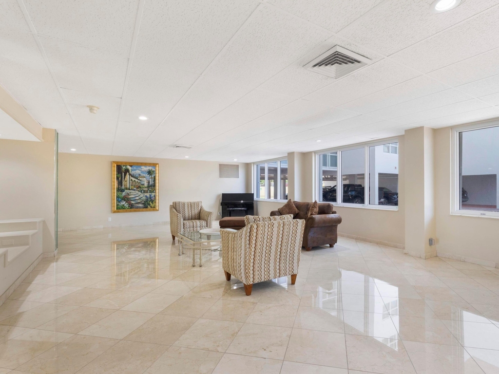 111 N Pompano Beach Boulevard - Photo 26