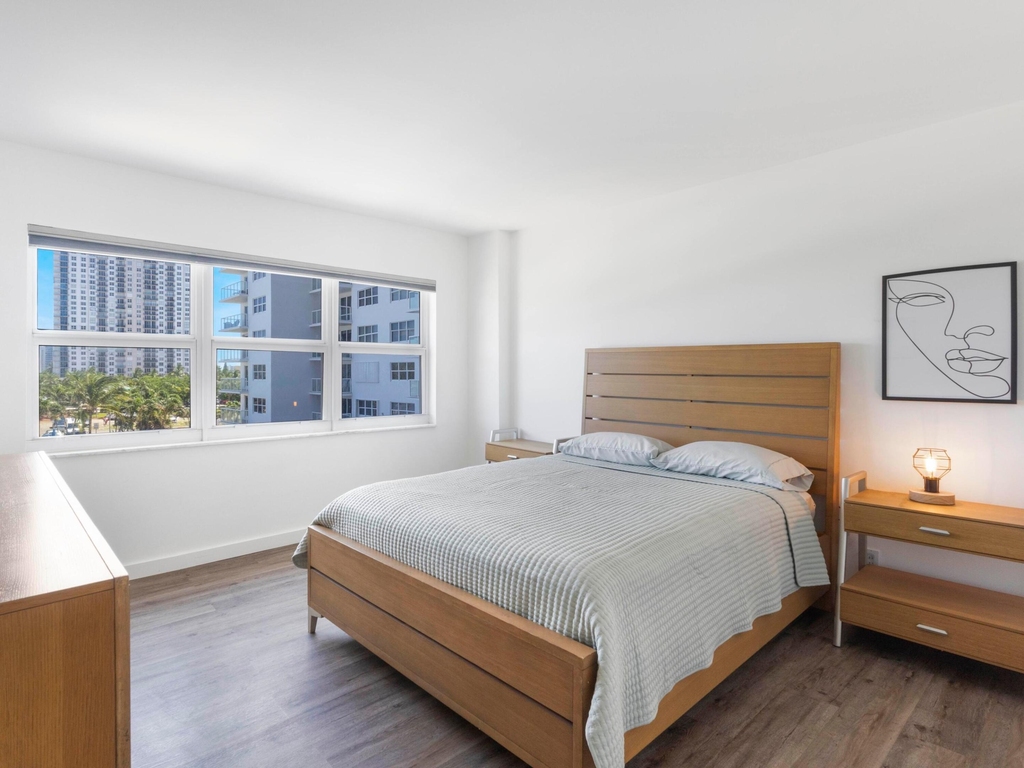 111 N Pompano Beach Boulevard - Photo 18