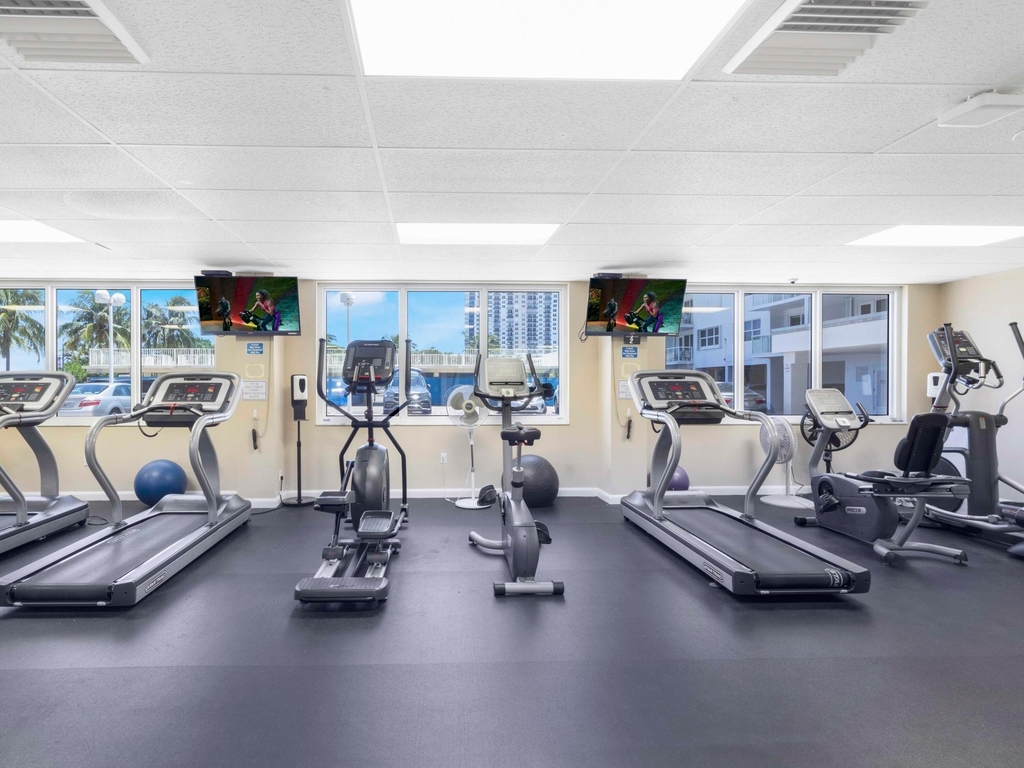 111 N Pompano Beach Boulevard - Photo 29