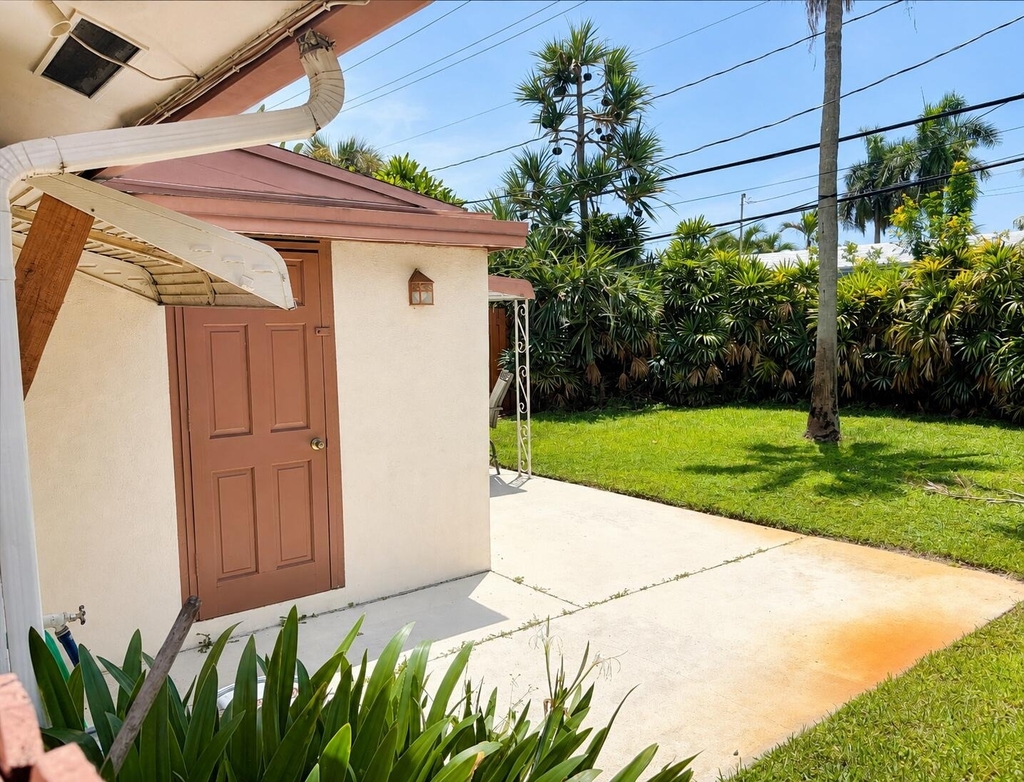 1980 Ne 56th Street - Photo 5