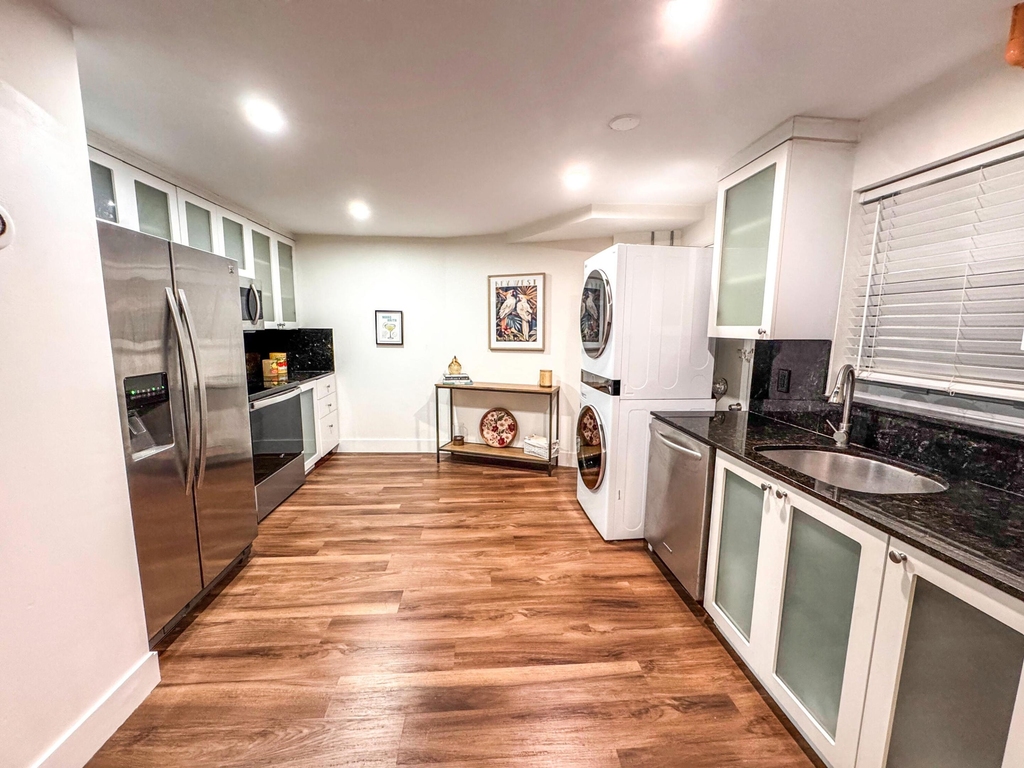 1881 Washington Avenue - Photo 6