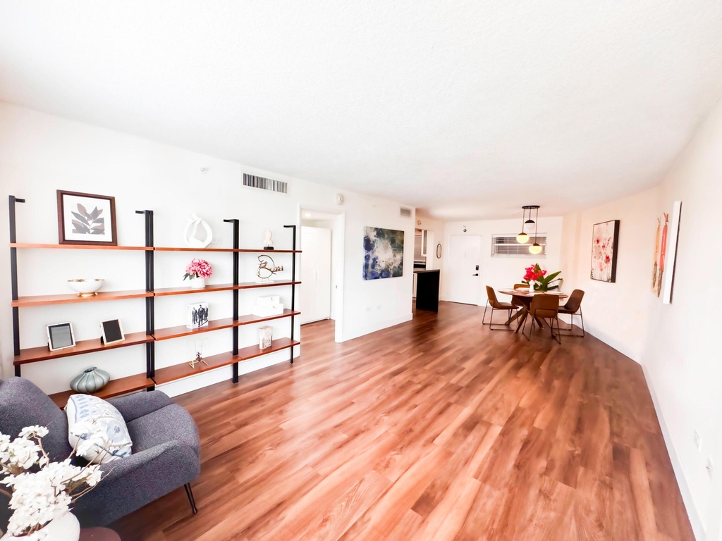 1881 Washington Avenue - Photo 2