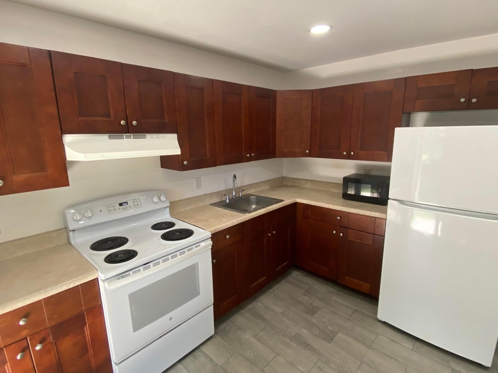 850 Sw 9th Avenue - Photo 0