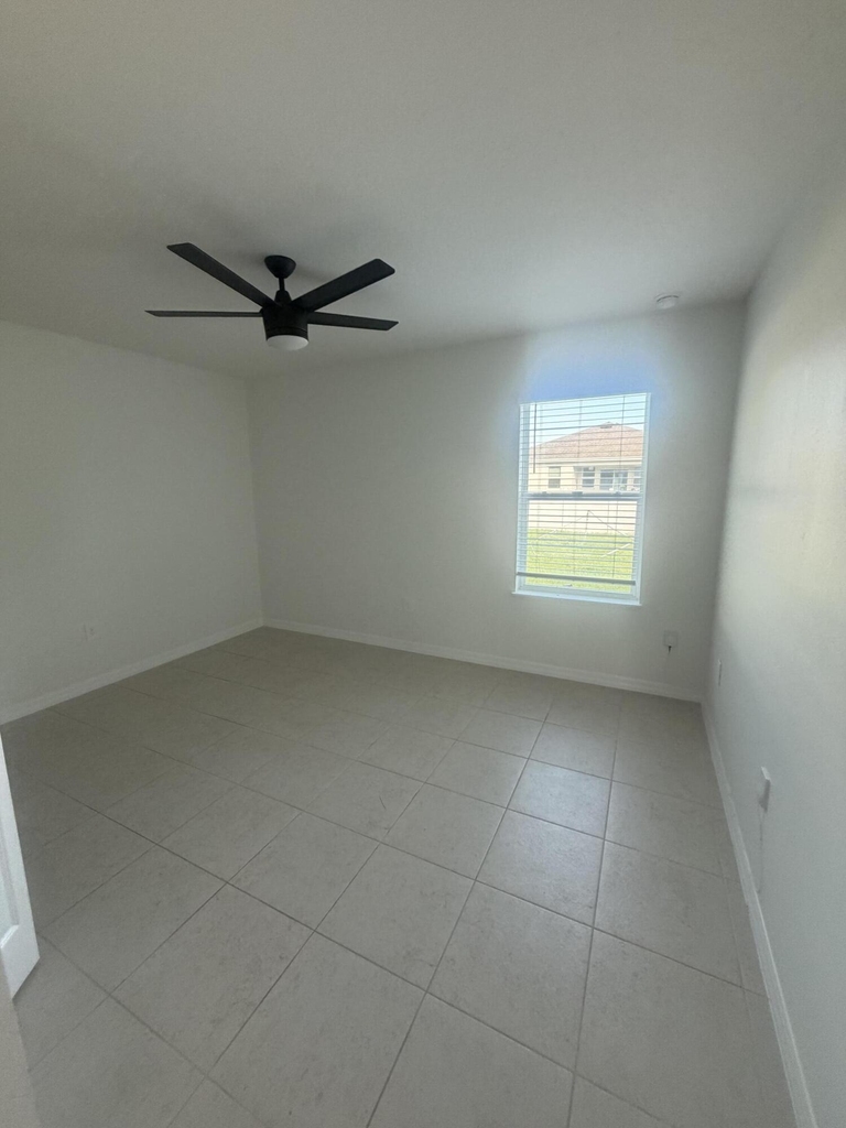 3250 Sw Cohutta Street - Photo 3